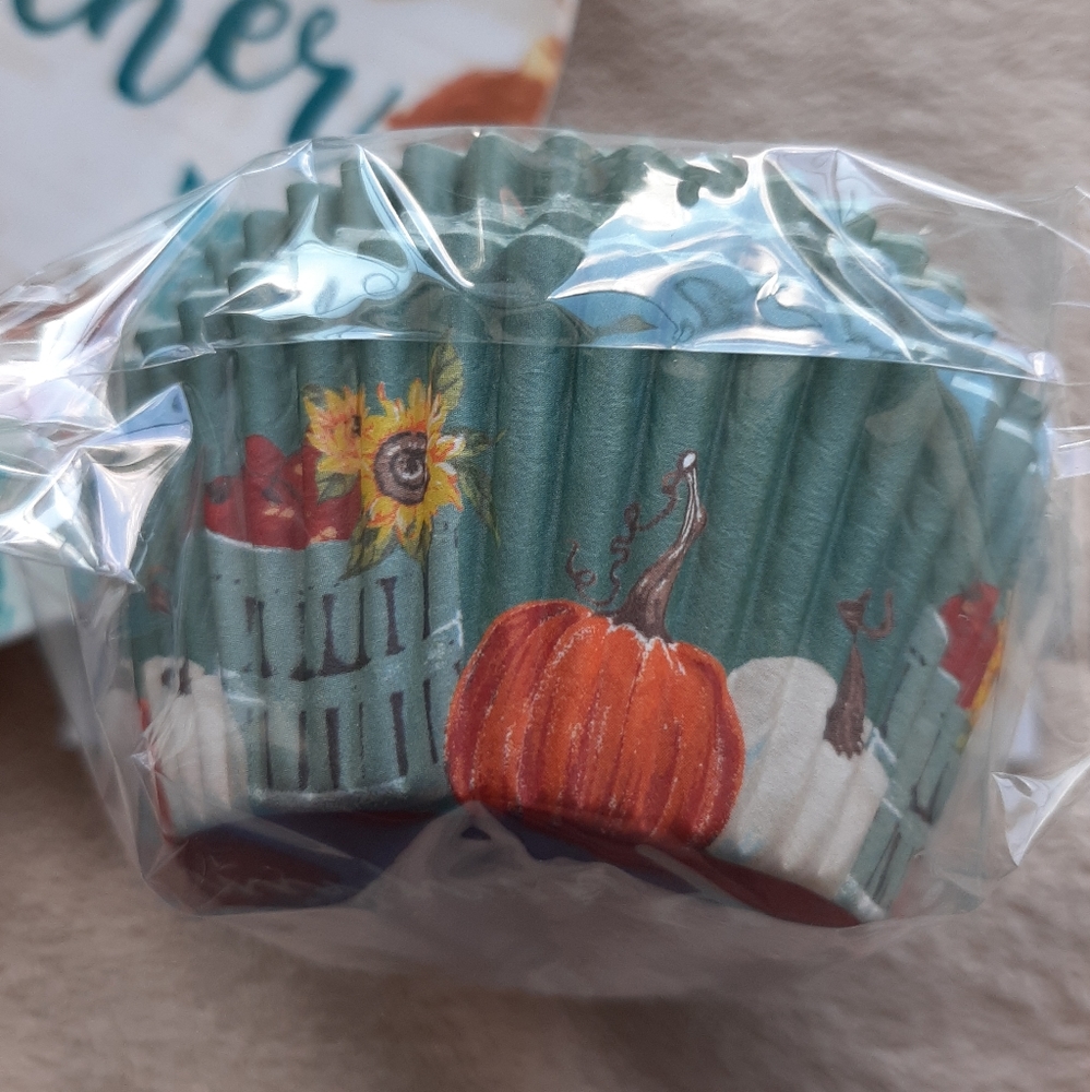 NWT - 🎁 Looking for a gift to give for Fall? Thanksgiving?  Birthday? 🎁 - Picture 8 of 8